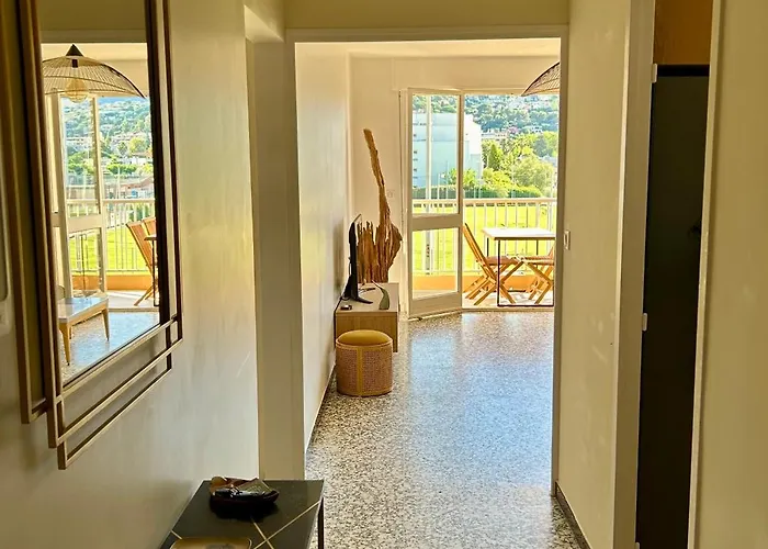 T3 A 300m Avec Piscine Tennis Le Lavandou