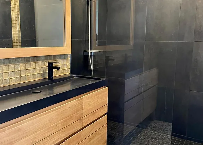 T3 A 300m Avec Piscine Tennis *