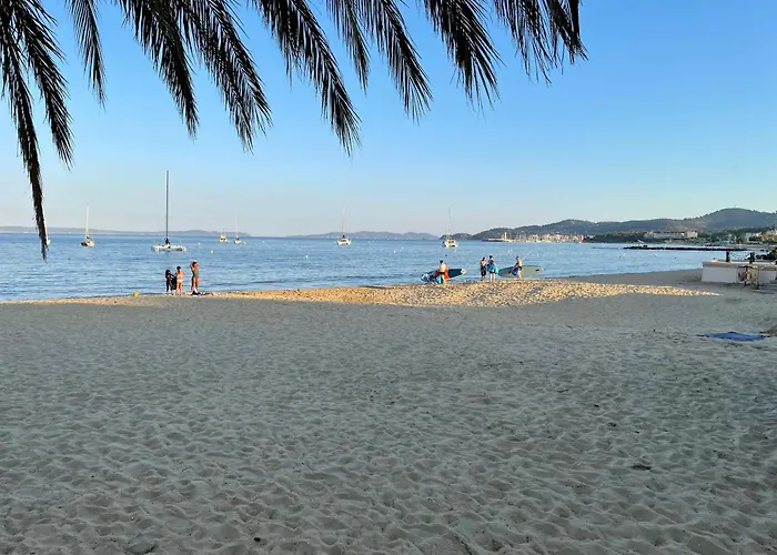 T3 A 300m Avec Piscine Tennis Апартаменты *