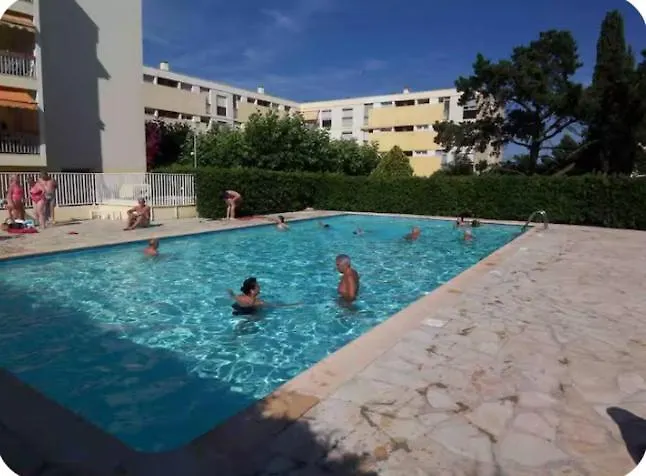 Апартаменты T3 A 300m Avec Piscine Tennis